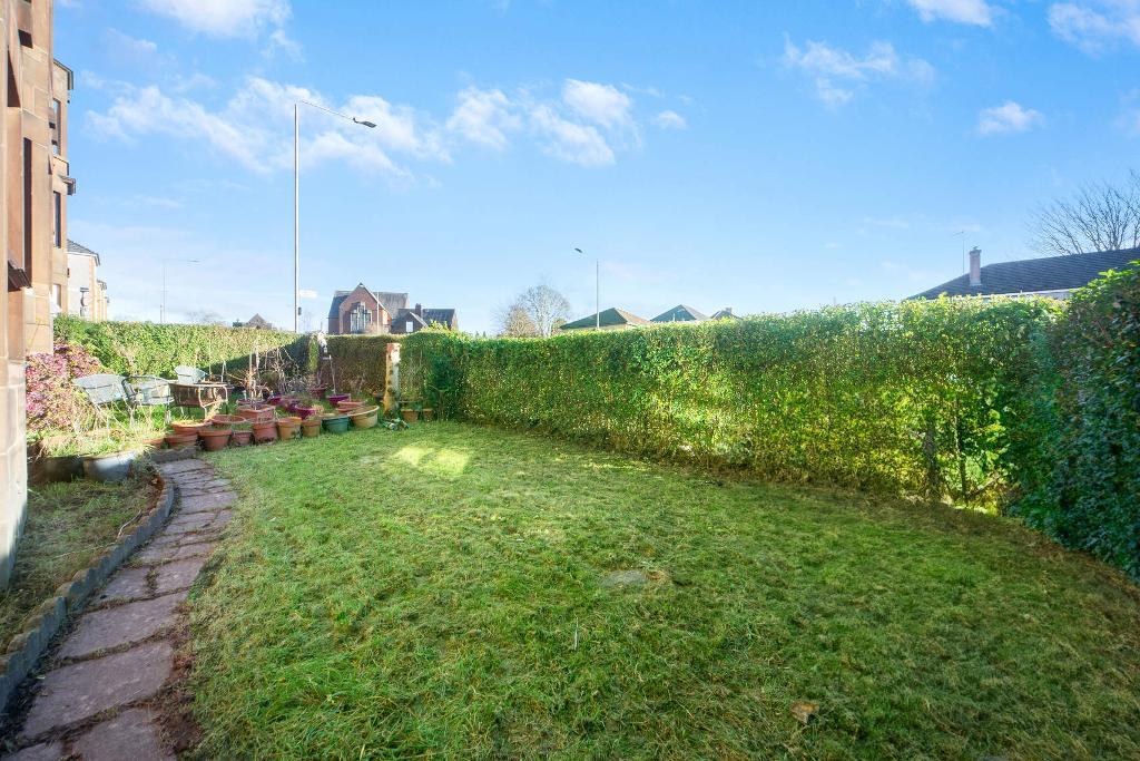 2 Bedroom Ground Floor Flat For Sale in Cumbernauld Road, Riddrie, G33 2EG