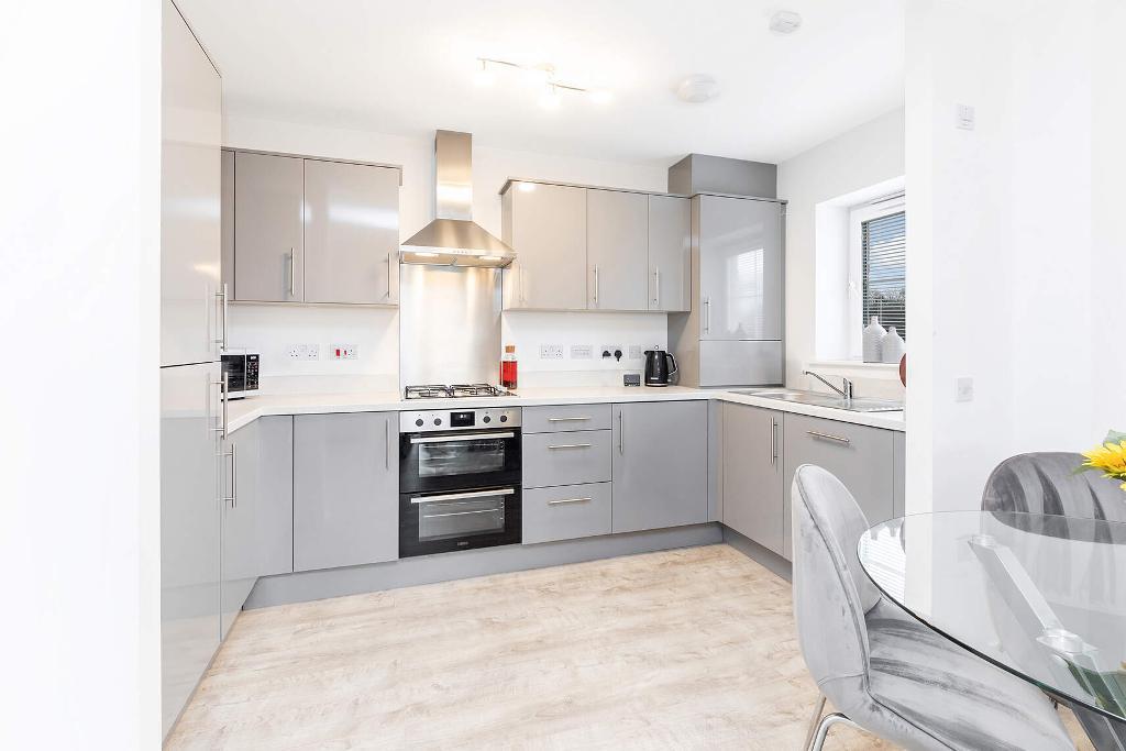 2 Bedroom Flat For Sale in Thornliebank Road, Thornliebank, G46 7RG