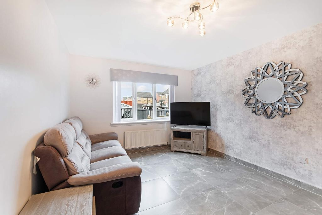 4 Bedroom Detached For Sale in Craigswood Way, Baillieston, G69 7FF