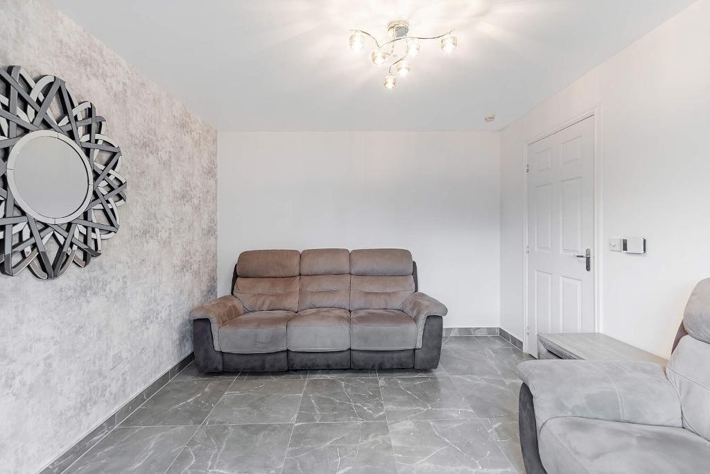 4 Bedroom Detached For Sale in Craigswood Way, Baillieston, G69 7FF