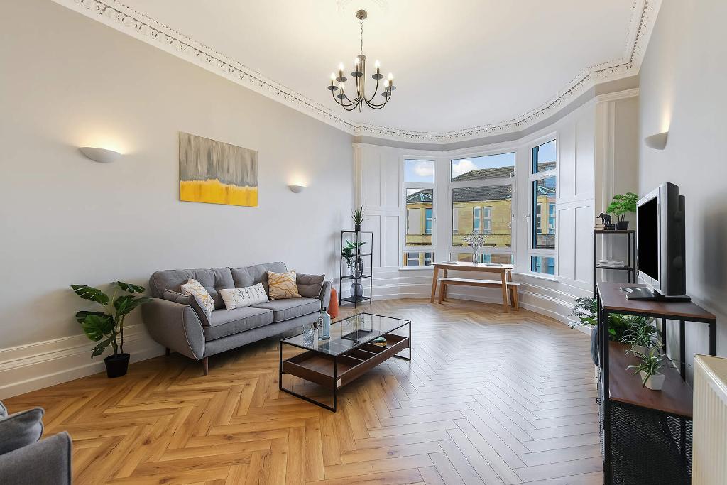 2 Bedroom Flat For Sale in Onslow Drive, Dennistoun, G31 2PZ