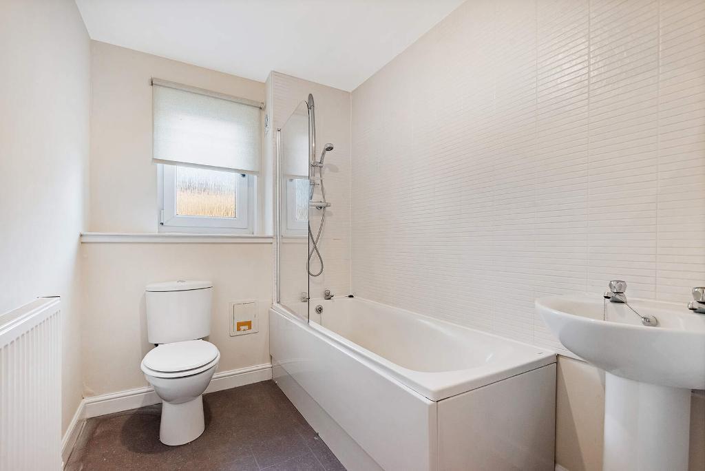 2 Bedroom Ground Floor Flat For Sale in Viewmount Drive, Maryhill, G20 0LS