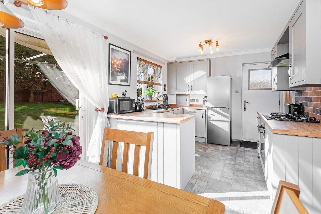 3 Bedroom SemiDetached For Sale in Springcroft Wynd, Baillieston, G69 6SE