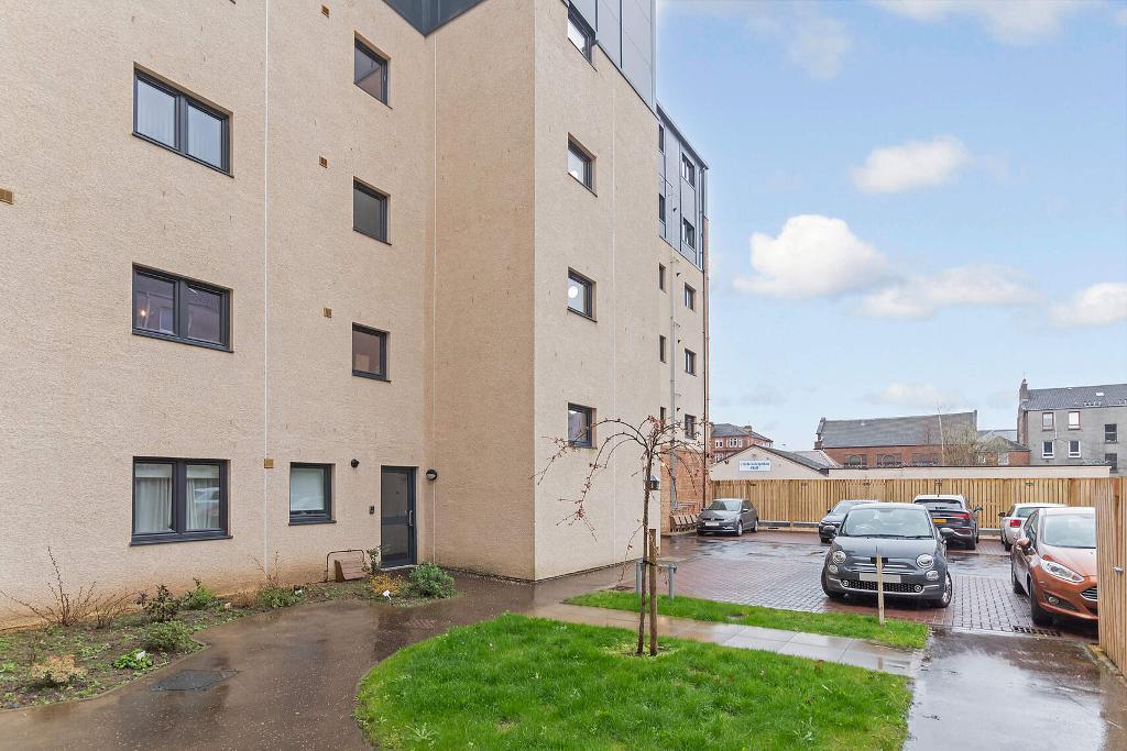 2 Bedroom Flat For Sale in Armadale Street, Dennistoun, G31 2RQ