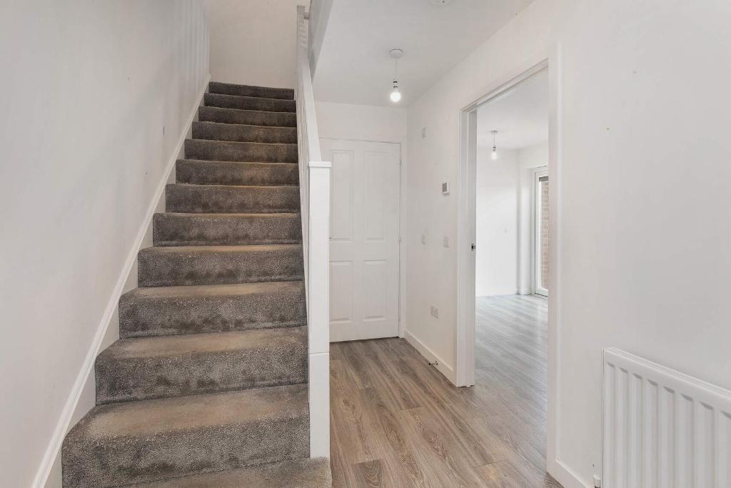 3 Bedroom End Terraced For Sale in Bartonshill Way, Uddingston, Glasgow