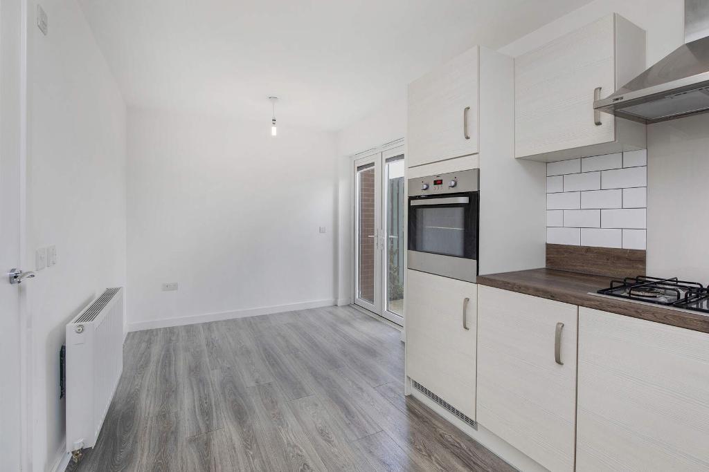 3 Bedroom End Terraced For Sale in Bartonshill Way, Uddingston, Glasgow