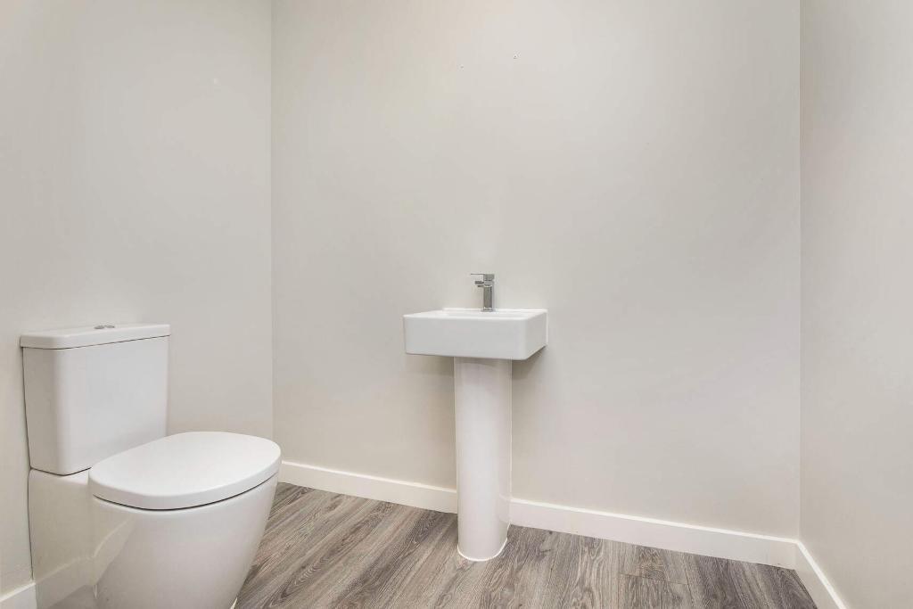 3 Bedroom End Terraced For Sale in Bartonshill Way, Uddingston, Glasgow