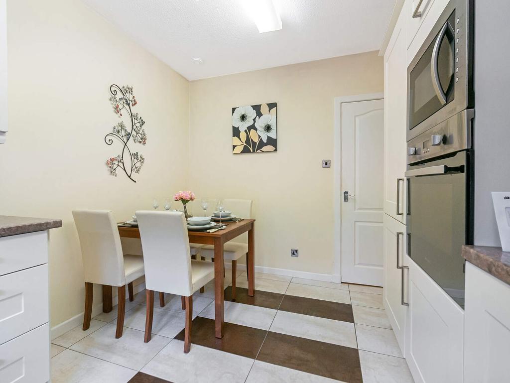 2 Bedroom Flat For Sale in Golfhill Drive, Dennistoun, G31 2NY